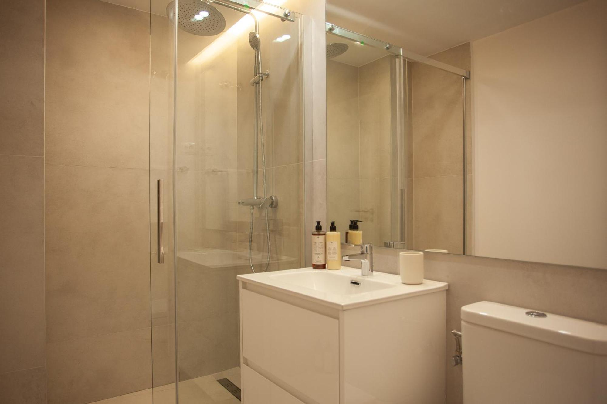 Apartment In Chamberi Madrid Rom bilde
